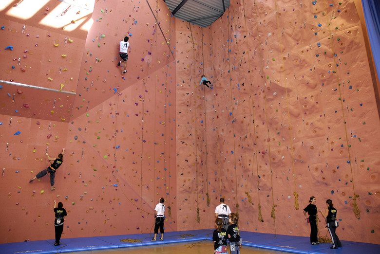 Un mur d'escalade de 13 mètres de hauteur