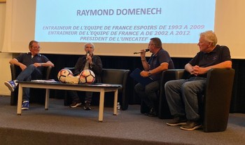Conférence avec Raymond DOMENECH invité par l'Amicale des éducateurs de foot de l'Aube